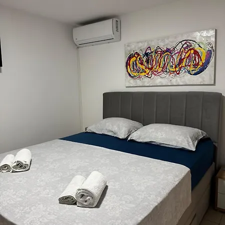 Apartment Pepa Murter